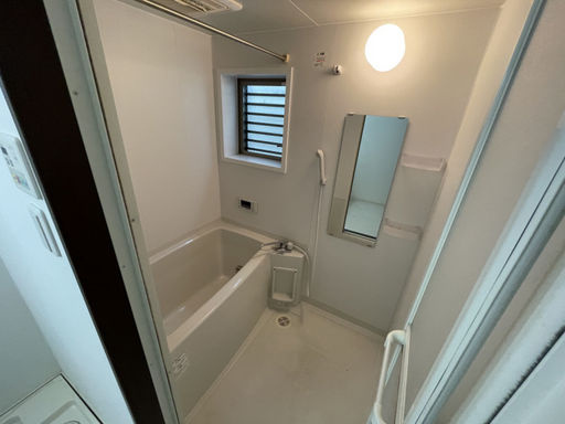 アルユータ六甲道の浴室