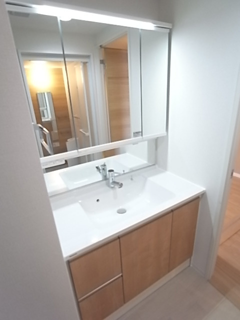 神戸ハーバーサイド萬利レジデンスの洗面所