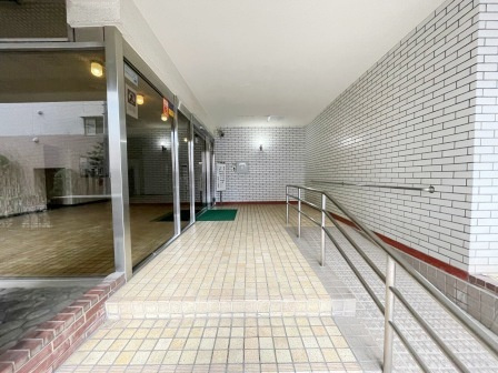 駒込富士ハイツ(駒込１丁目)のエントランス