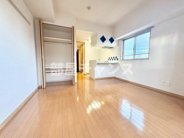 プレサンス名古屋城前の寝室