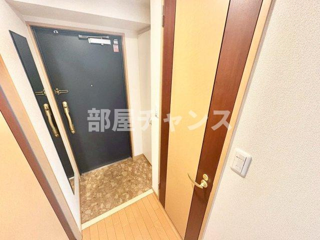 プレサンス名古屋城前の玄関