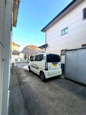 下丹生谷戸建の駐車場