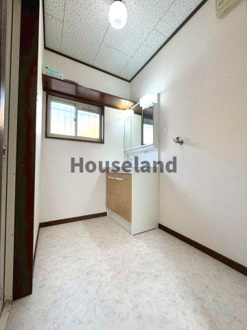 下丹生谷戸建の洗面所