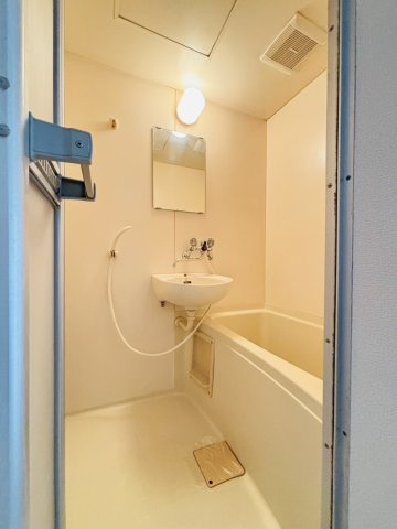 メゾンアバの浴室