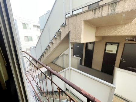 福富ビルのバルコニー