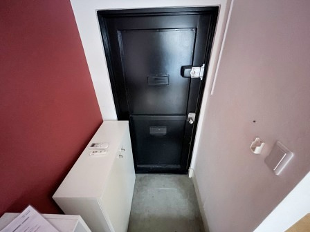 福富ビルの玄関