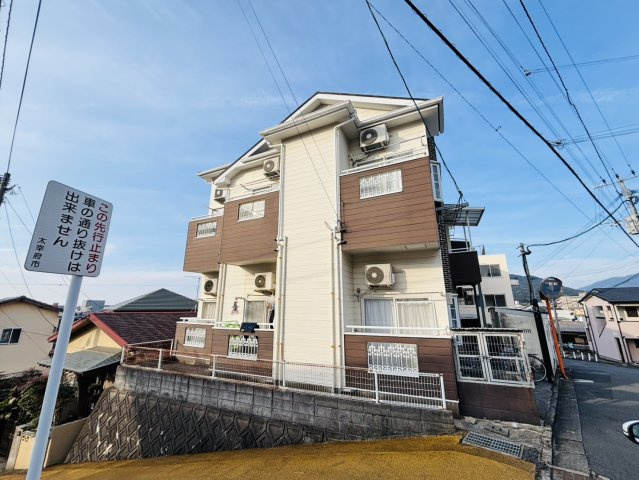 太宰府市朱雀２丁目のアパートの外観