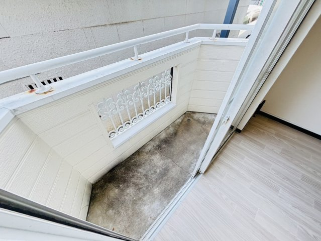 太宰府市朱雀２丁目のアパートのバルコニー