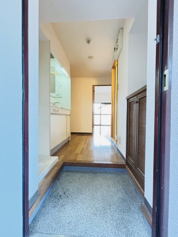 ウイングス学園通りN館の玄関