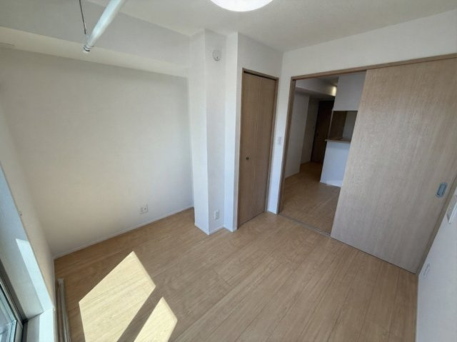 メゾン新和の洋室