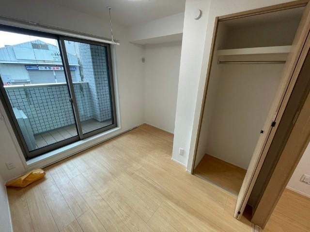 メゾン新和の洋室