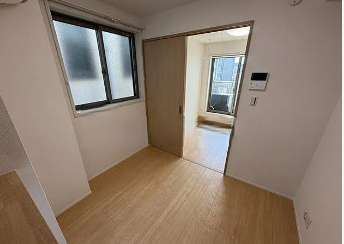 メゾン新和の洋室