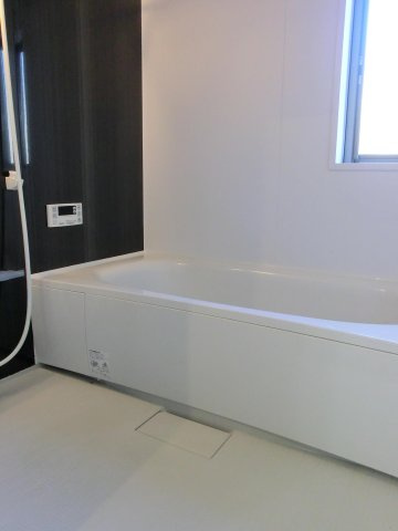 ハッピーフォーエバー花畑の浴室|追い焚き機能付きのお風呂です♪