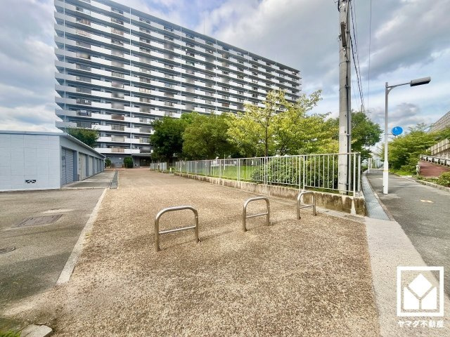 ライオンズマンション京都淀A棟の外観