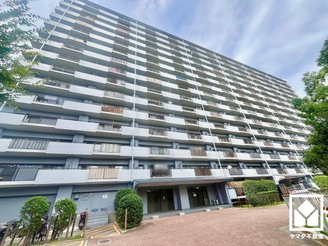 ライオンズマンション京都淀A棟の外観