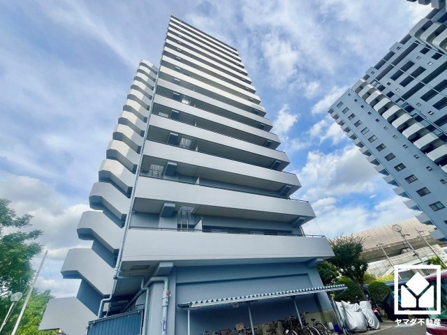 ライオンズマンション京都淀A棟の外観