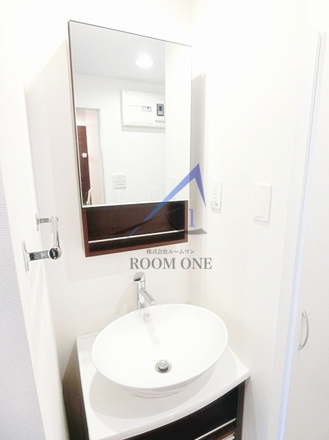 リブリ・Pine Houseの洗面所|独立洗面台です。