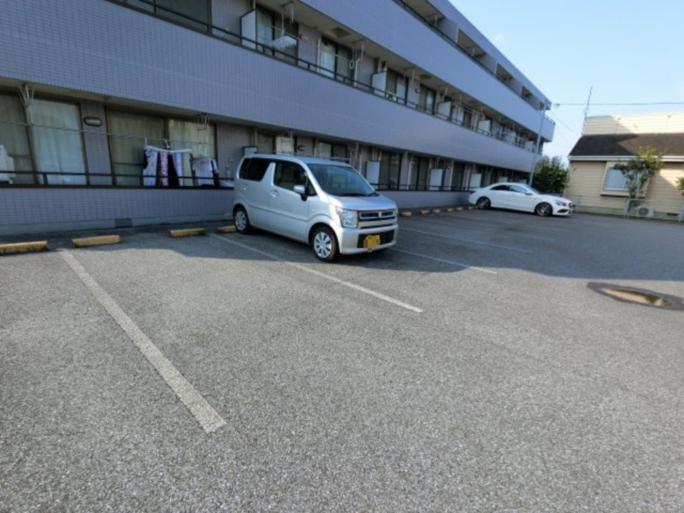 【駐車場】