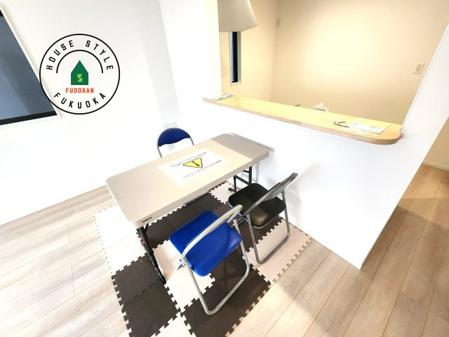 福岡市早良区飯倉8丁目第17-2棟（2号棟）のダイニング|ダイニングとリビングのメリハリが付けやすい空間設計になっています。