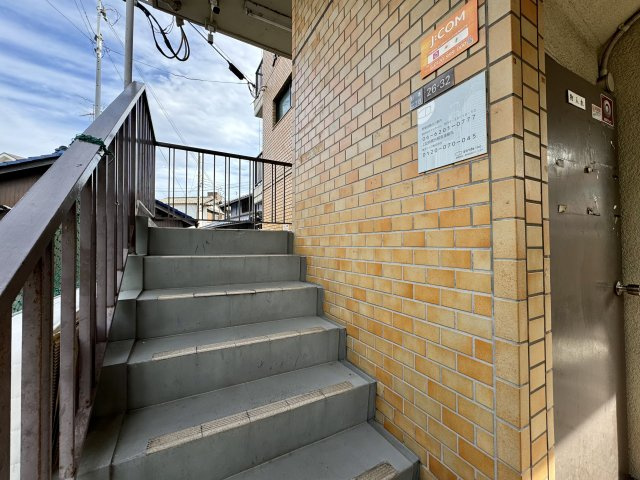 メゾン杉本のエントランス