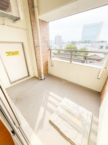 グランシャリオのバルコニー|日当たりの良いバルコニー♪