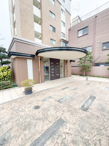 グランシャリオのエントランス|共用のエントランス部分☆