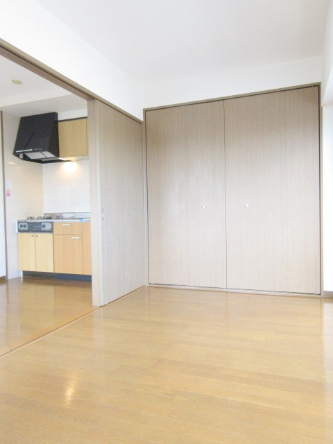 シュロス塚越の内装|★キレイなフローリングのお部屋です★