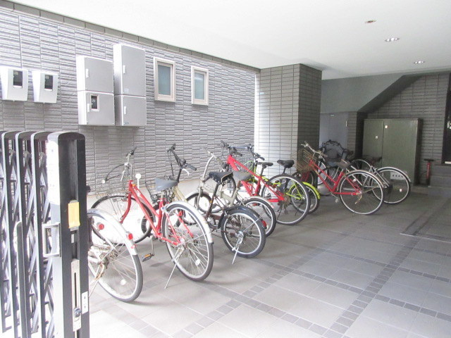 シュロス塚越のその他共用部分|自転車駐輪場