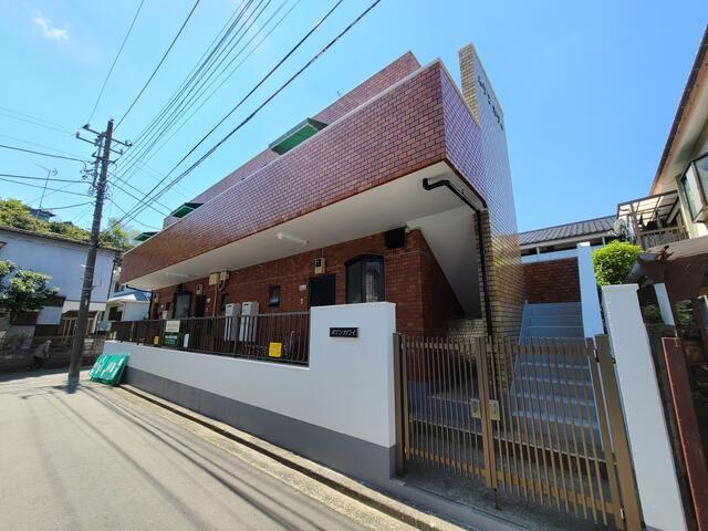 メゾンカワイの外観