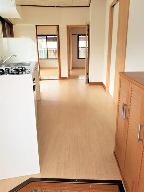 メゾンカワイの玄関