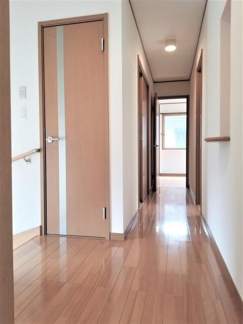 メゾンカワイ第９の玄関