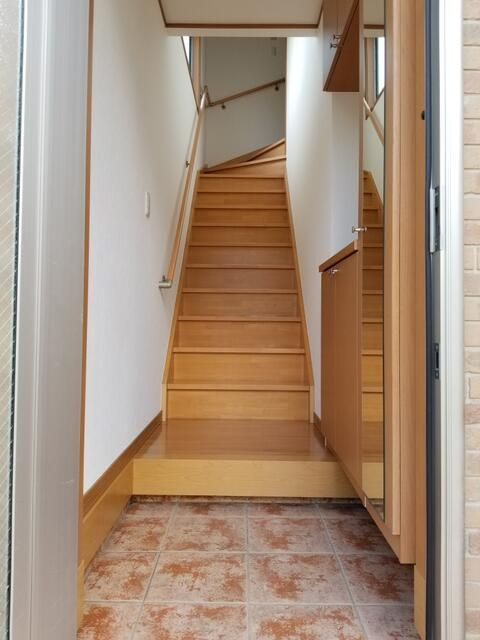 メゾンカワイ第９の玄関