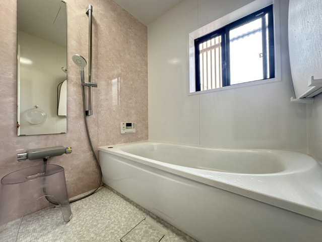 加古川市別府町新野辺　中古戸建の浴室