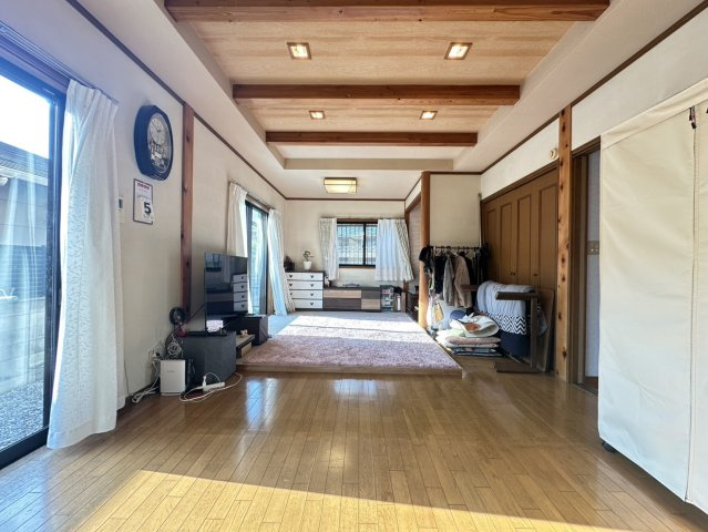 加古川市別府町新野辺　中古戸建の居間・リビング