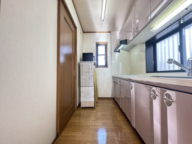 加古川市別府町新野辺　中古戸建のキッチン