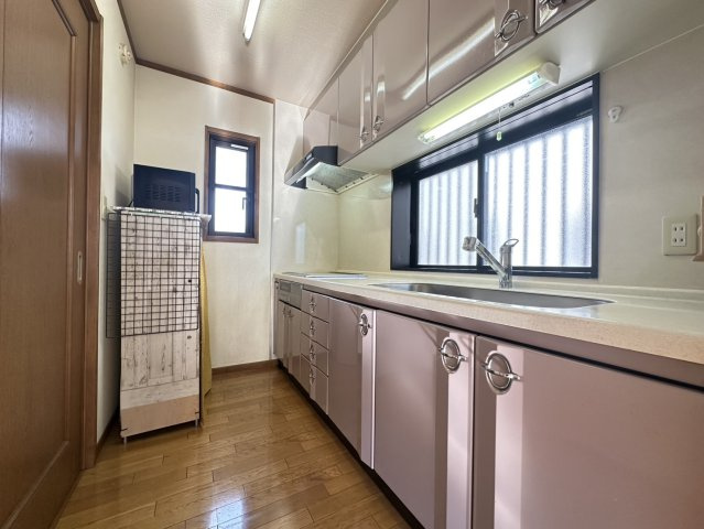 加古川市別府町新野辺　中古戸建のキッチン