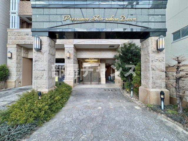 プレサンス新栄デコールのエントランス