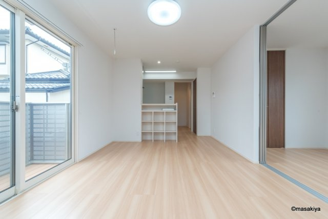 エミナーレの居間・リビング