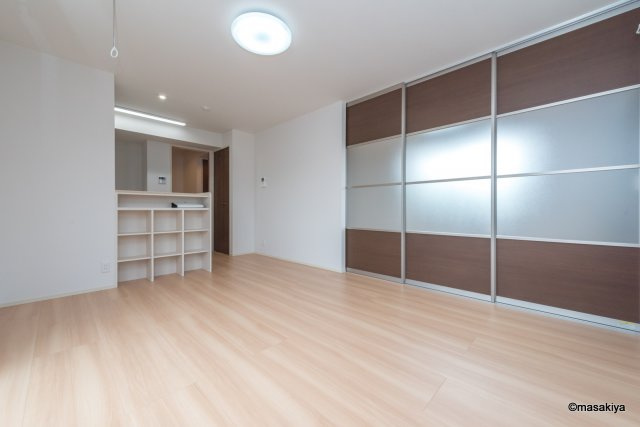 エミナーレの居間・リビング