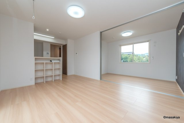 エミナーレの居間・リビング