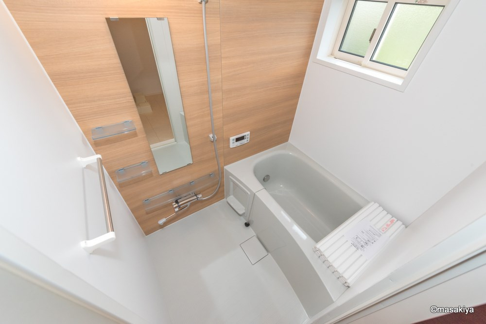 エミナーレの浴室|お風呂　追い焚き・浴室乾燥機付きです。