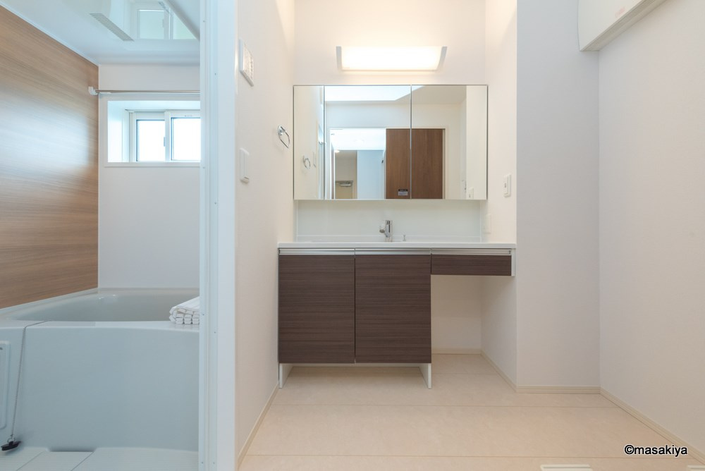 エミナーレの洗面所|洗面・脱衣　シャンプードレッサー付き