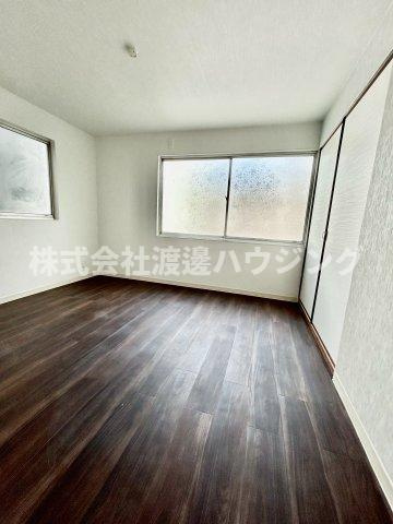 南市岡2丁目一戸建の洋室