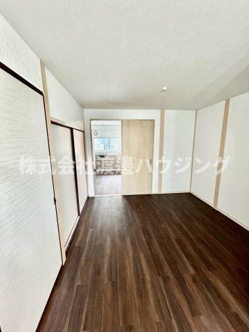 南市岡2丁目一戸建の洋室