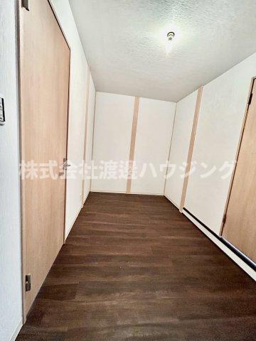 南市岡2丁目一戸建の洋室