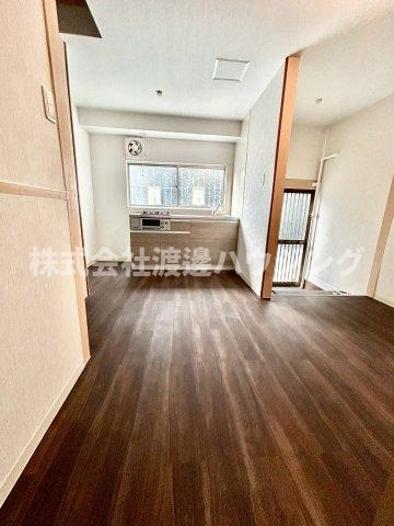 南市岡2丁目一戸建の居間・リビング