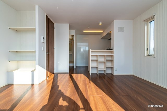 グランモアポムの居間・リビング