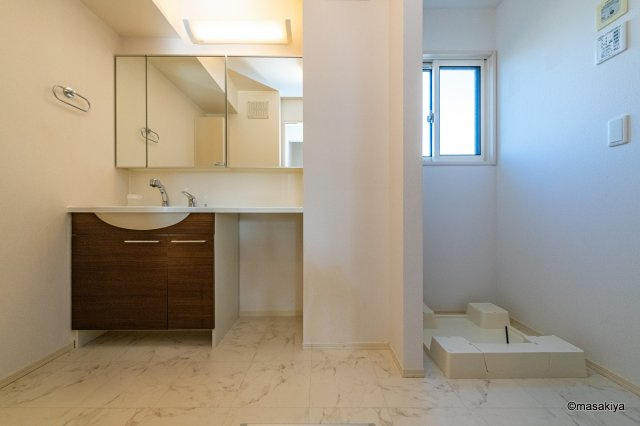 グランモアポムの洗面所|洗面・脱衣　シャンプードレッサー付