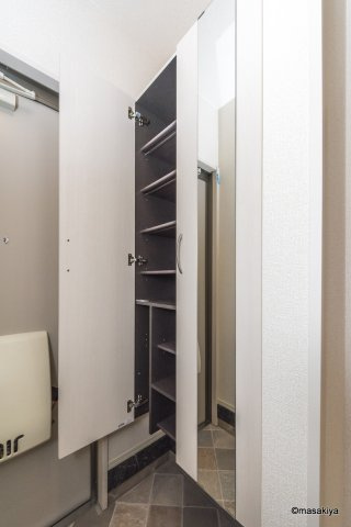 ラ・ヴェリテのエントランス|下駄箱