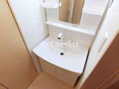 【洗面所】 | グランフィルＢ | 朝の支度もスムーズな独立洗面台。